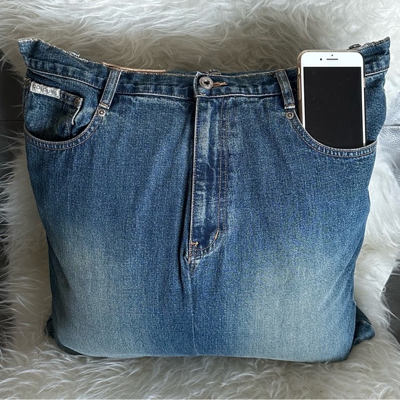 Trendy Jean cushion - Picture 4 of 8